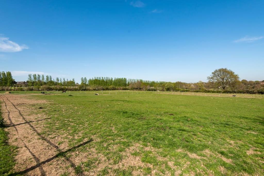 Secret & Secluded Sedlescombe Villa Battle Exterior photo